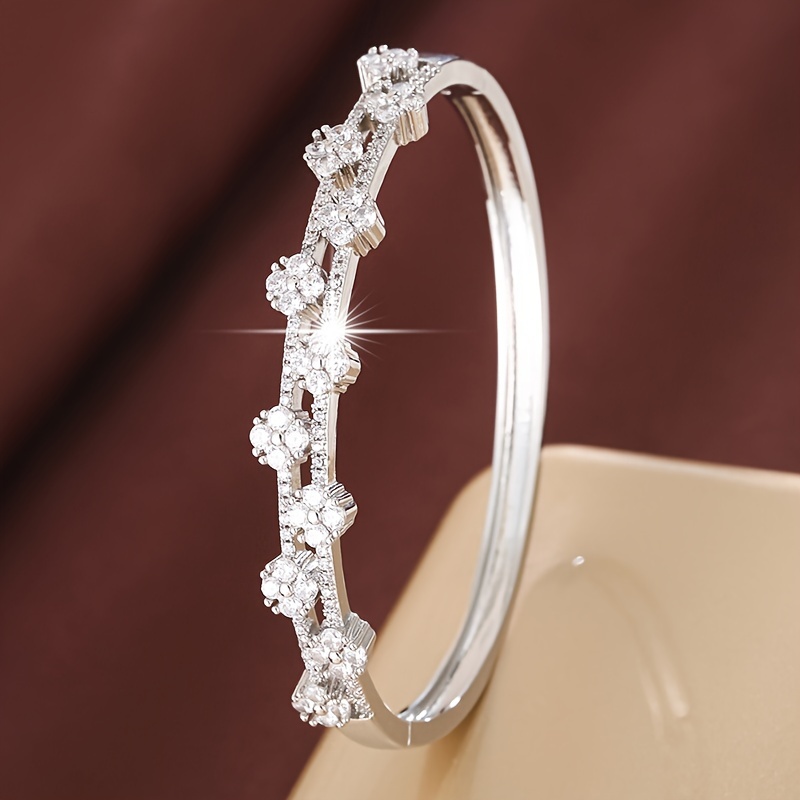 Zirconia Bracelet with Delicate Flower for Women
